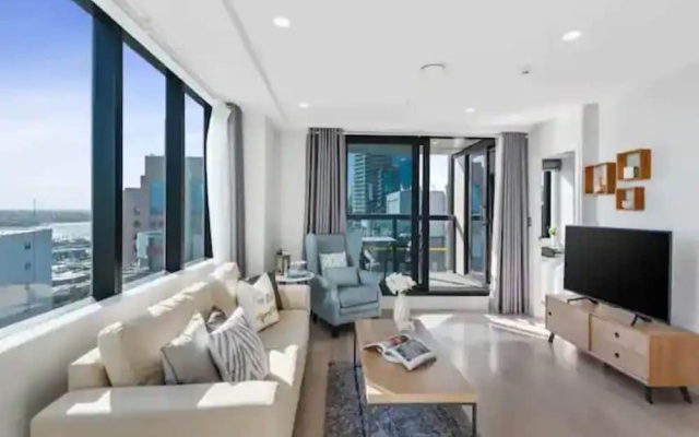 Sky Tower Views | 2 Bed 2 Bath CBD | Zodiak Stays – Guest Rooms – Auckland