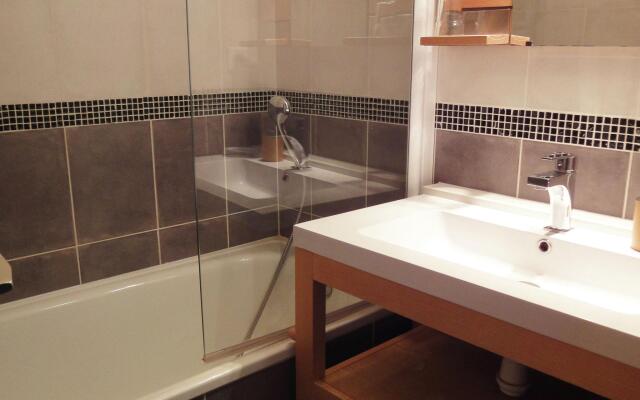 Hilltop Apartment in Méribel with Balcony to enjoy Views