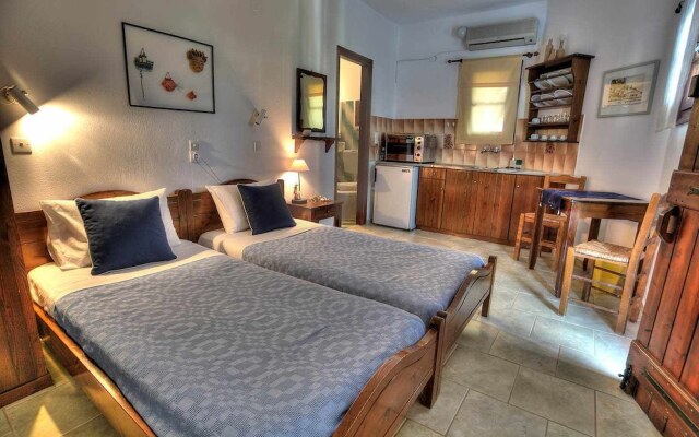 Fivos Studios and Apartments