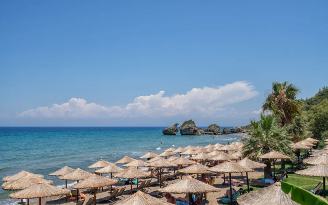 Porto Zorro Beach Hotel