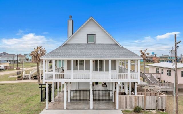 The Sandcastle 4 Bedroom Home by RedAwning