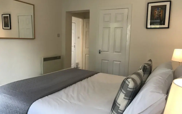 Chessels Court Apartment