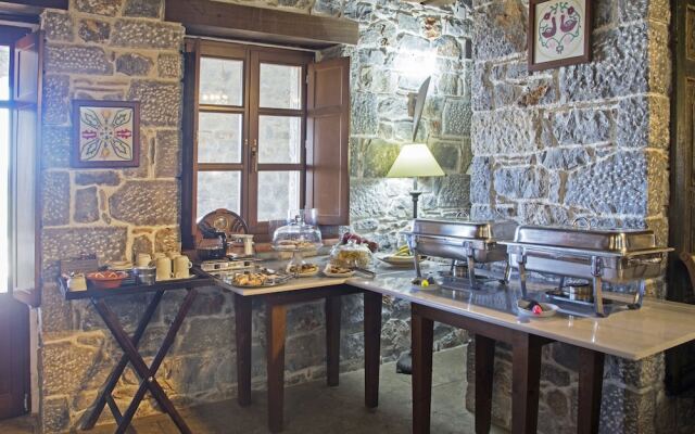 Xemoni Hotel