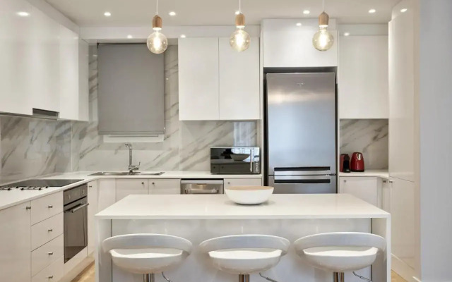 Spacious 2bd Apt in Prime Location next to Divani