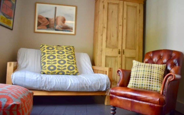2 Bedroom Central Maisonette Apartment