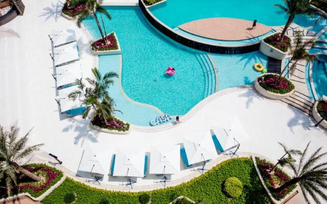 YOHO Hollywood Roosevelt Hotel