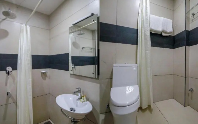 Le Moshe Inn by OYO Rooms