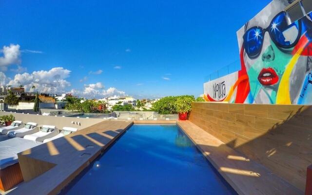 NL21 On 5th Av. 2 Bedroom Condo