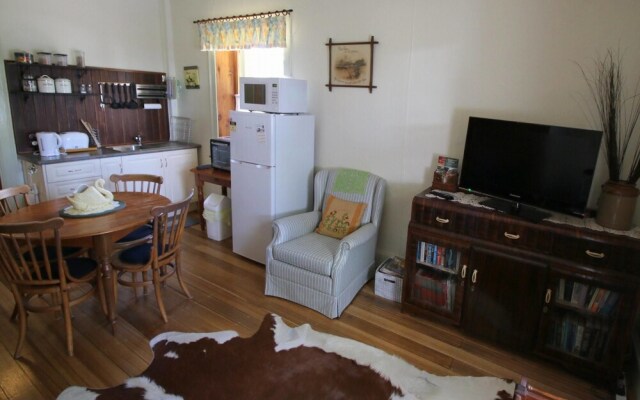 Christopher Hall's Colonial Accommodation