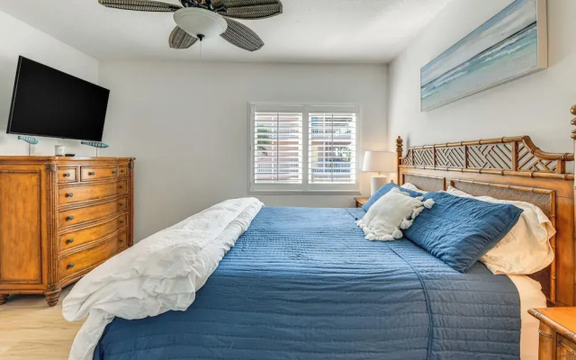 Waterfront Nokomis Condo < Half Mile to Beach!