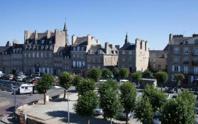 Le Médiéval - Hôtel Le Challonge