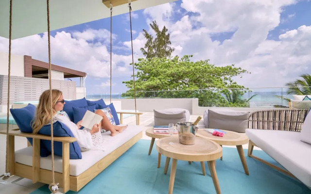 Les Estivales Beachfront Suites & Penthouses with LOV