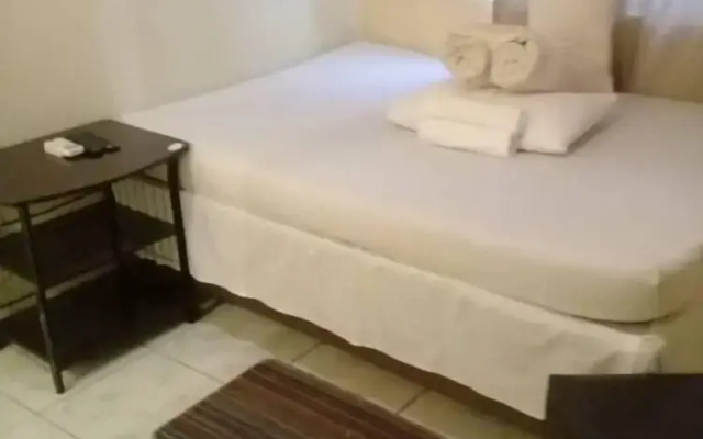 Paradise Hut Guesthouse