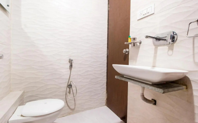 FabExpress Travelers Lodge