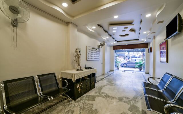 OYO 13251 Hotel Three Castles Deluxe