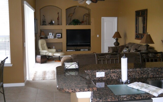 Villas USA Davenport Maingate Area
