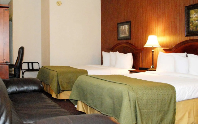 Travelodge by Wyndham Watertown
