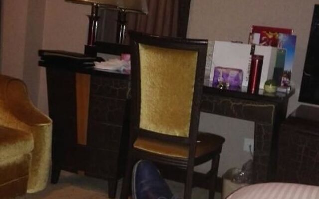 Xiongfei Holiday Hotel - Zigong