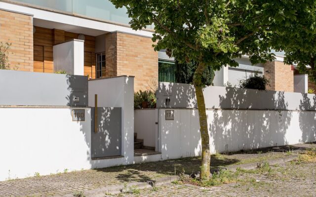 Altido Sleek House W/Balcony & 2 Terraces In Porto