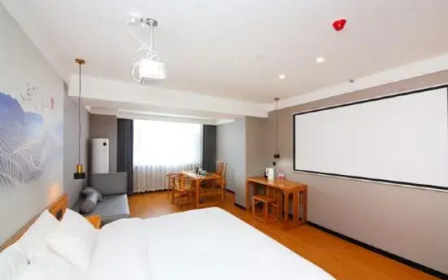 MAX Boutique Smart Hotel