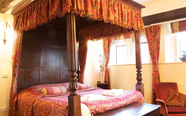 George & Pilgrims Hotel