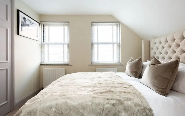 The Luxe Chelsea Townhouse