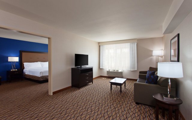 Holiday Inn Express Colton-Riverside North, an IHG Hotel