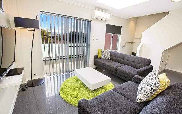 Astina Serviced Apartments - Parkside