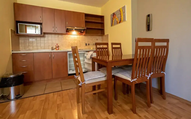 Fatrapark 2 Apartments House