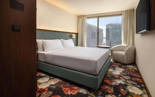 DUO Hotel Lisbon, Curio Collection by Hilton