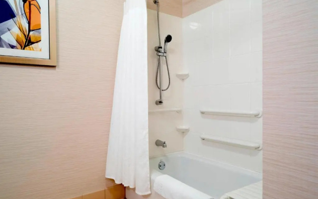 Fairfield Inn & Suites State College