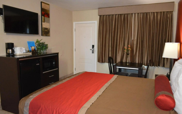 Harbor Inn & Suites
