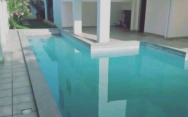 Lux Suites Seville Residency Bamburi