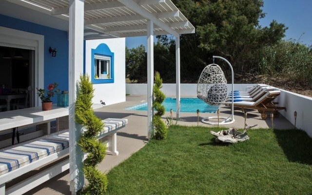 Seabreeze Villa - with Jacuzzi & heated pool