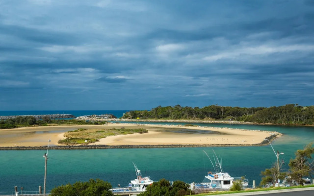 Southbound Escape at the Wharf