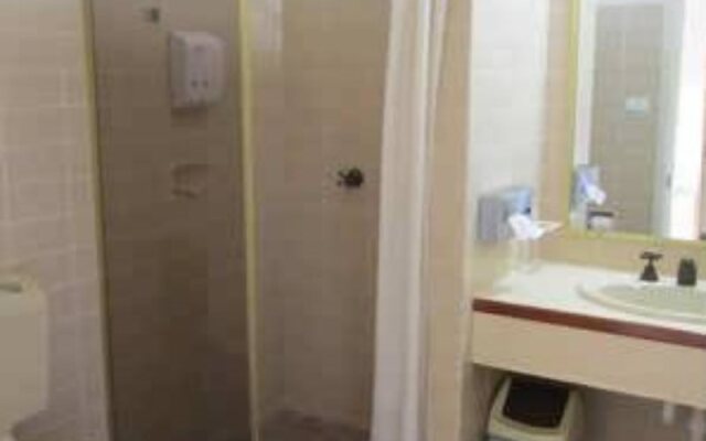 The Glades Country Club Motor Inn