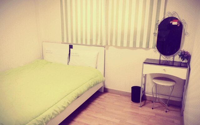 Hongdae Family Housetel 2