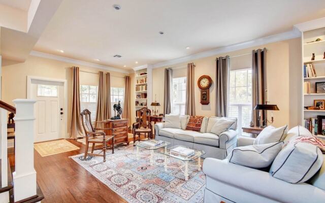 Grandview Heights Vacation Homes – Grey Mist