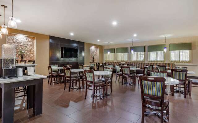 Comfort Suites