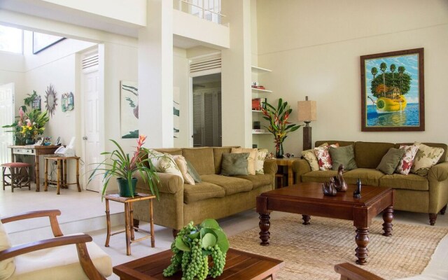 Seagrapes 5br by Jamaican Treasures