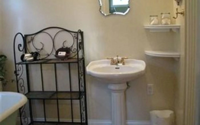 White Oak Manor Bed & Breakfast