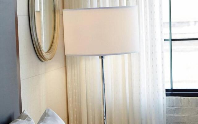 Renaissance New Orleans Arts Warehouse District Hotel