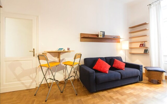 Bright and quiet Halldis apartment with small balcony