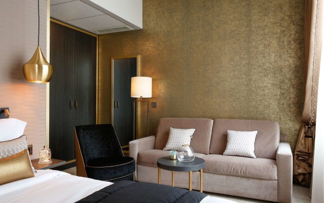 Niepce Paris Hotel, Curio Collection by Hilton