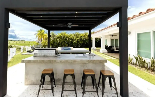 The Golf Oasis Villa by Acomodo