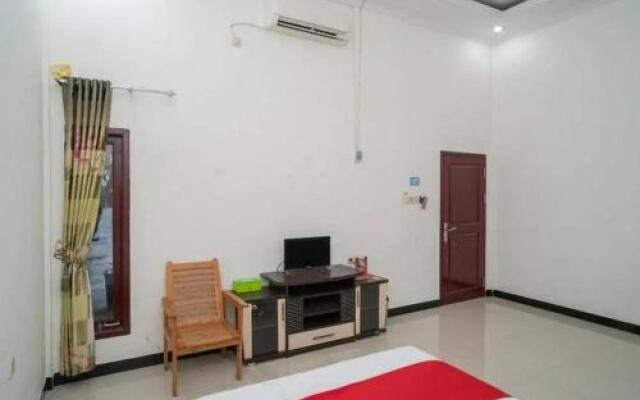 Reddoorz Plus Near Syamsudin Noor Airport
