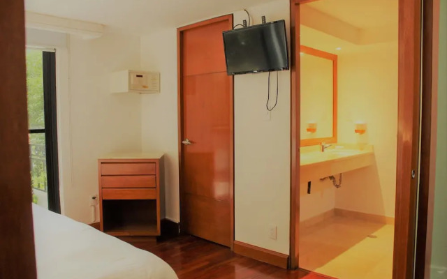 Condesa Suites