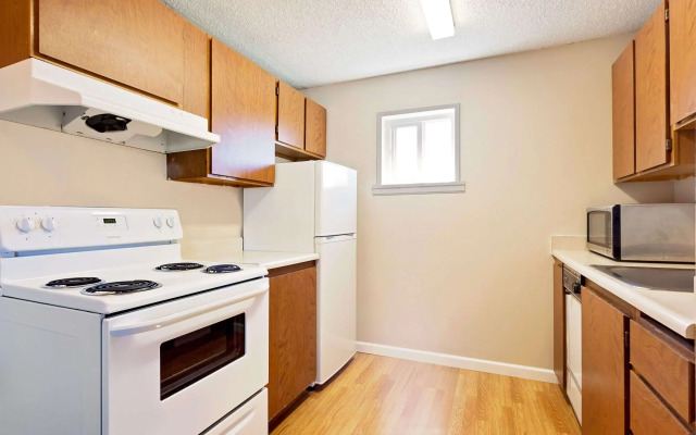 Days Inn by Wyndham Lakewood South Tacoma