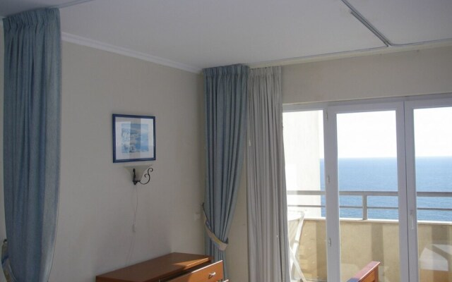 Beautiful Apt sea View IV by Rental4all