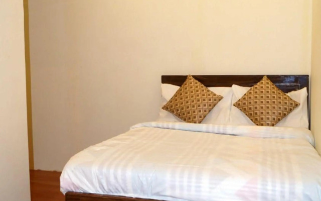 OYO HOME 70169 Mishra Suites